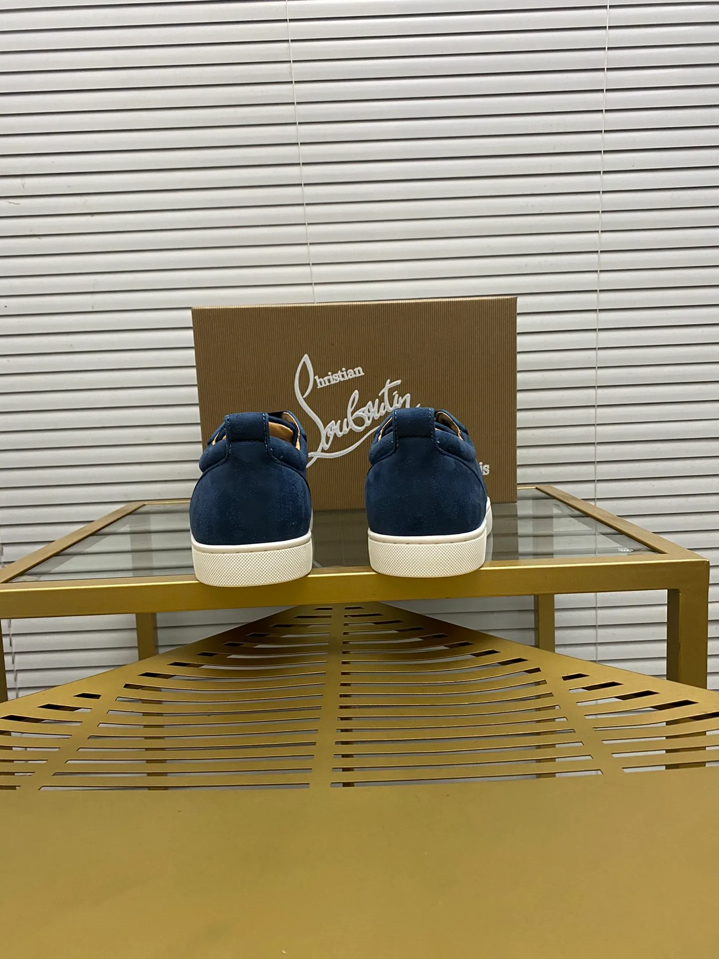 (Customized model) Ex-factory price is 480. christian louboutin (CL red sole shoes) counter series, casual sneakers for couples 📢 📢 📢 Exclusive hot style release 🎈🎈💪 Movable latex feet 👻 Finished outsole line [Proud] 😝Female 35-40# Male 38#-46, global supply😝 [Top version]: Original imported genuine leather upper, top original leather lining, original molded TPU outsole, original 1:1 detail processing, original shoe last,